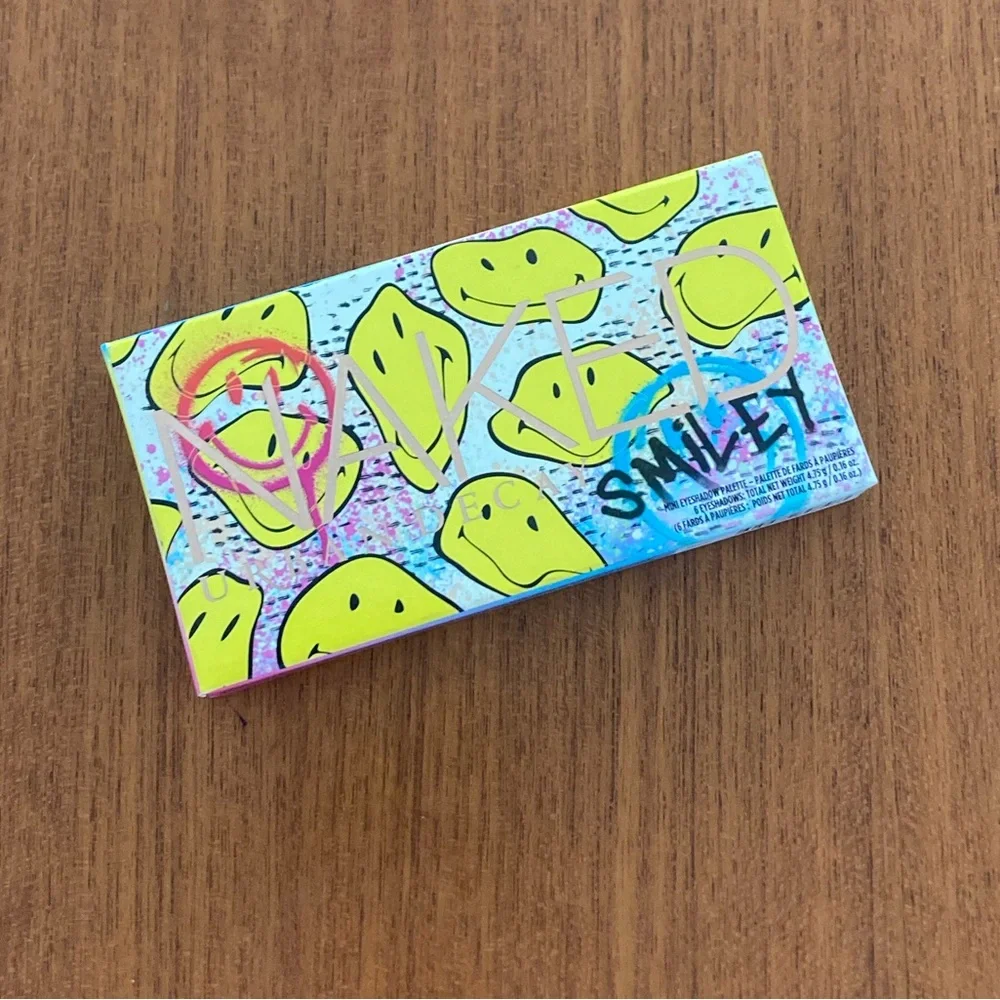NEW IN BOX Urban Decay x Smiley Mini NAKED Eyeshadow Palette - Picture 2 of 7